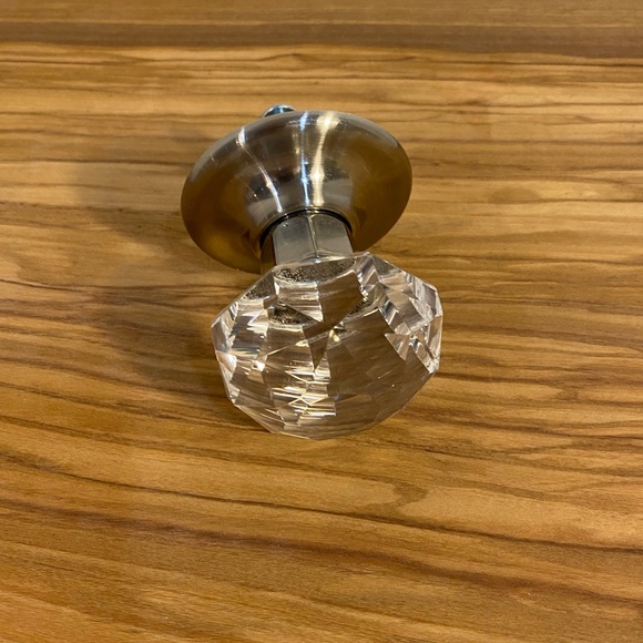 Beautiful-Stand Out Knob-Drawer-cabinet - Picture 5 of 13